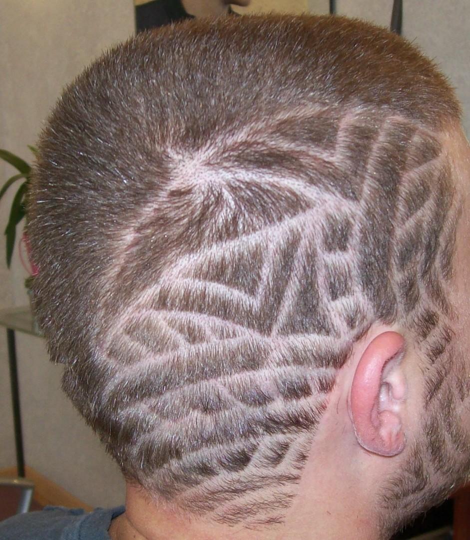 Barbe et cheveux sculptés