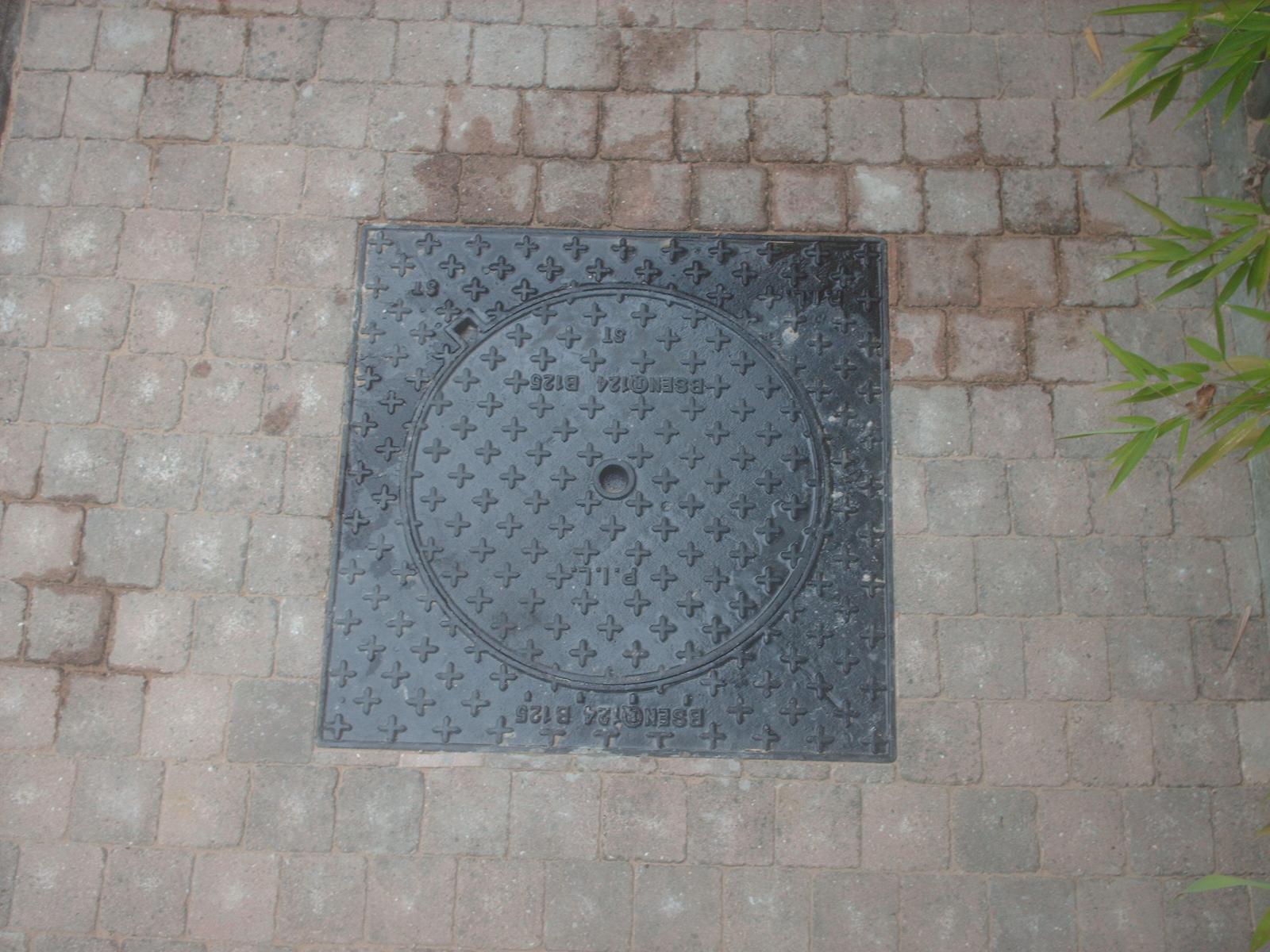 Dalle fonte regard de visite