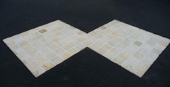 Motif double en pvés granit