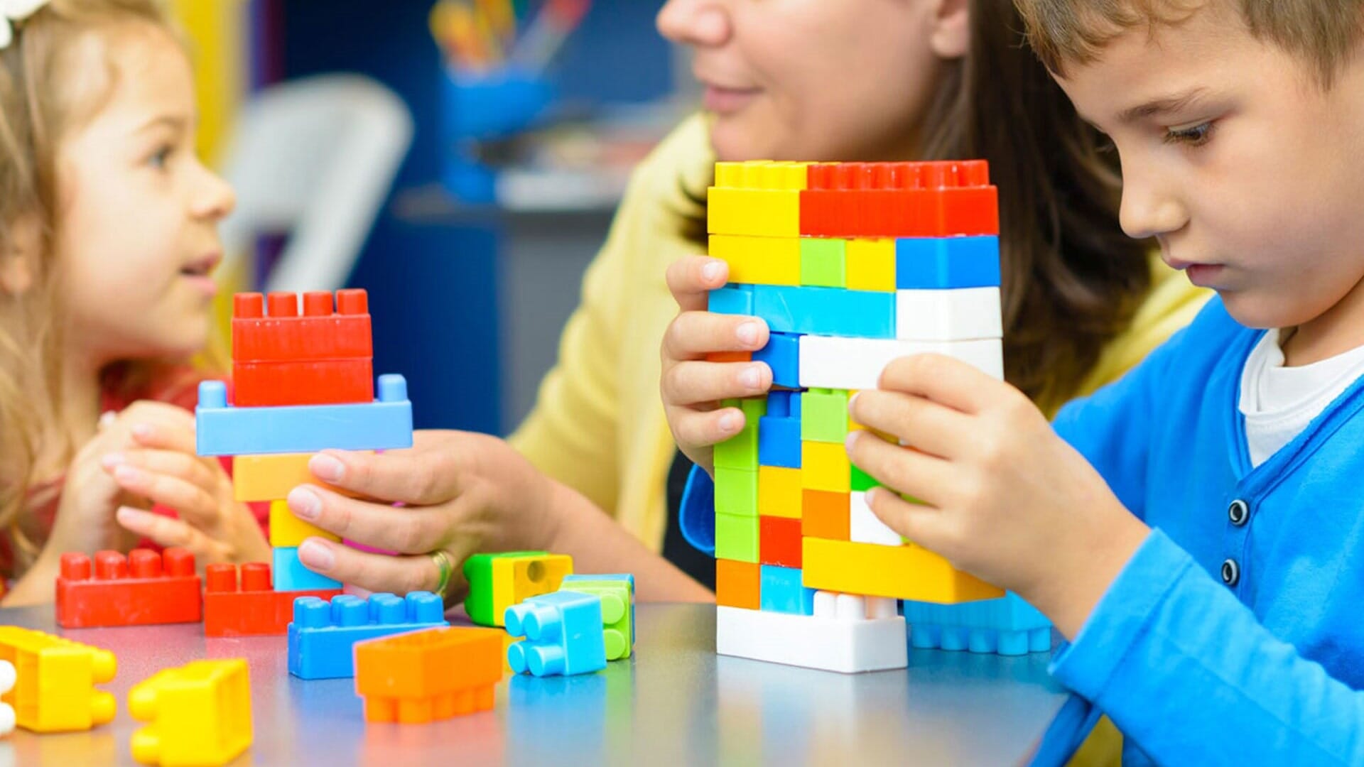 Brinquedos e jogos educativos