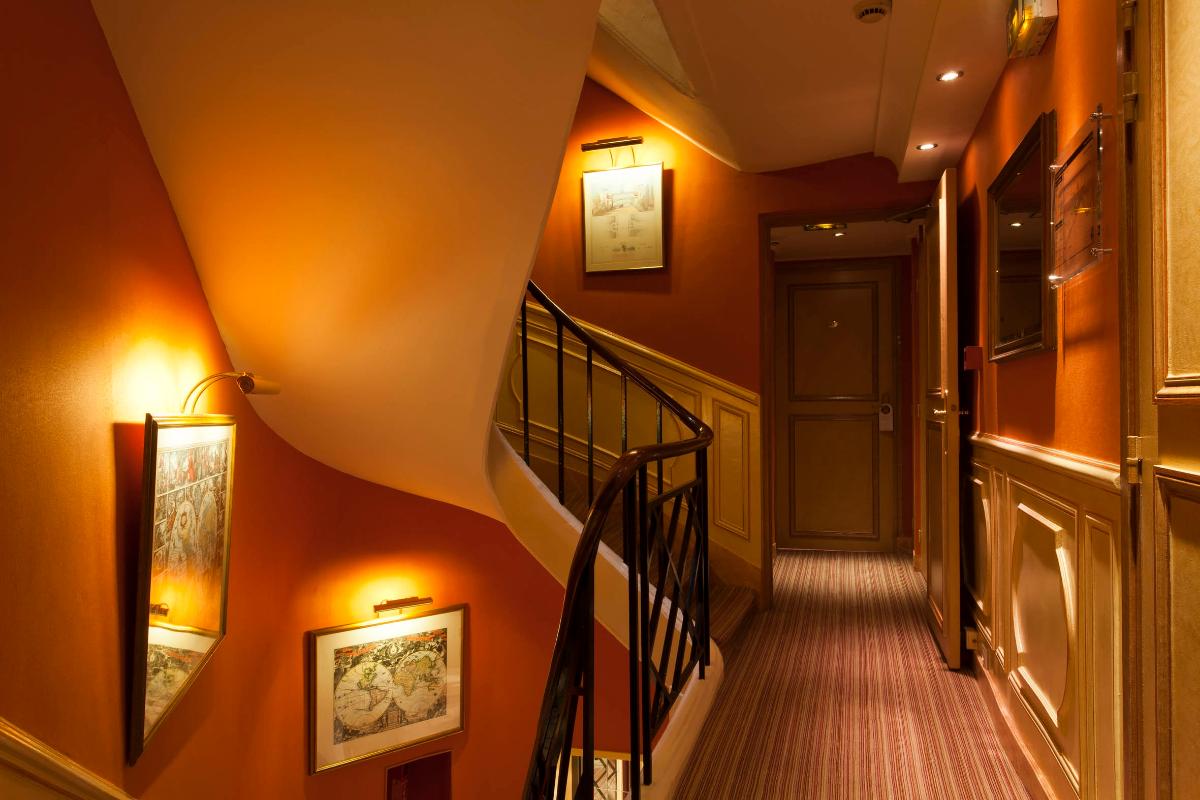 Notre cage d'escalier entièrement refaite