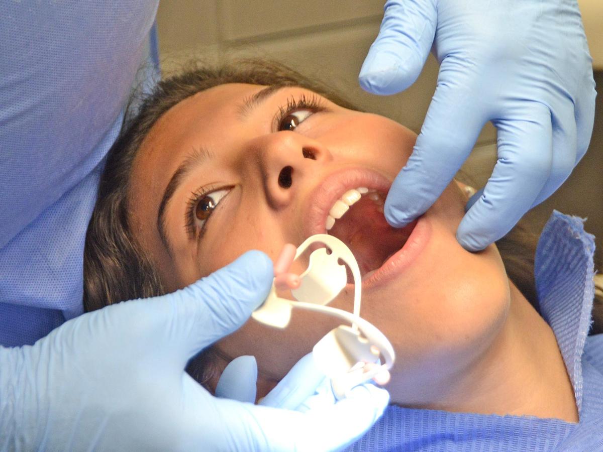 Clinique dentaire Paris 16- Blanchiment des dents à Paris