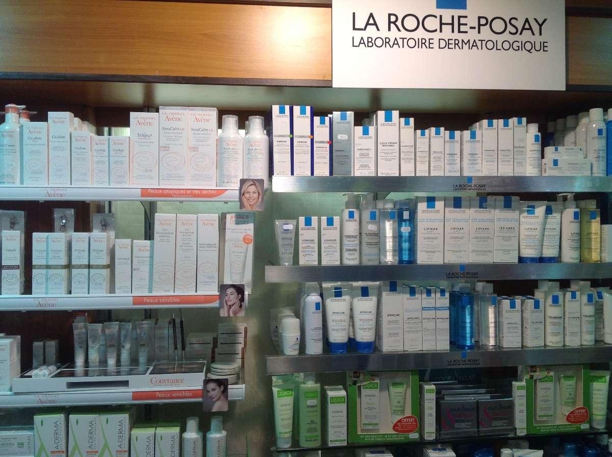 Pharmacie de l'aéroport - Produits dermatologiques au Lamentin