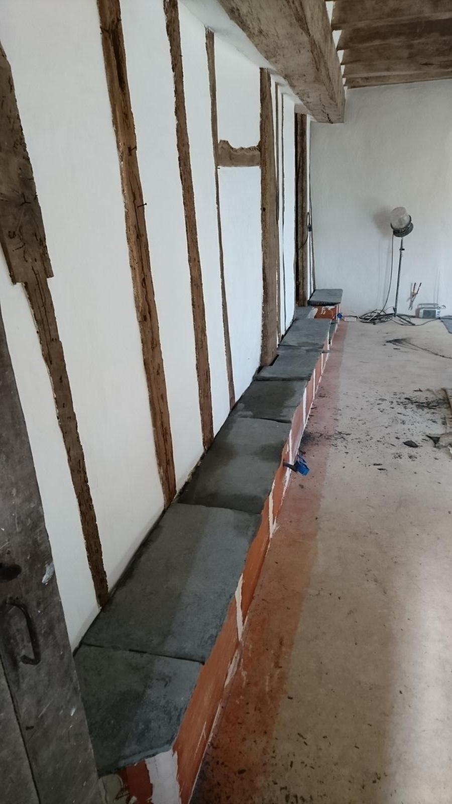 Mur à colombage avec plâtre 