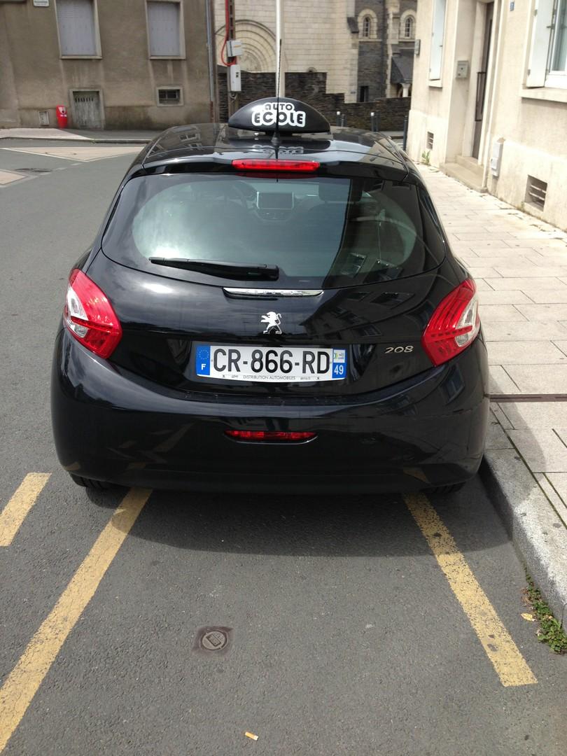 PEUGEOT 208 CONDUITE ACCOMPAGNEE - AUTO ECOLE LEBOURDAIS ANGERS 49