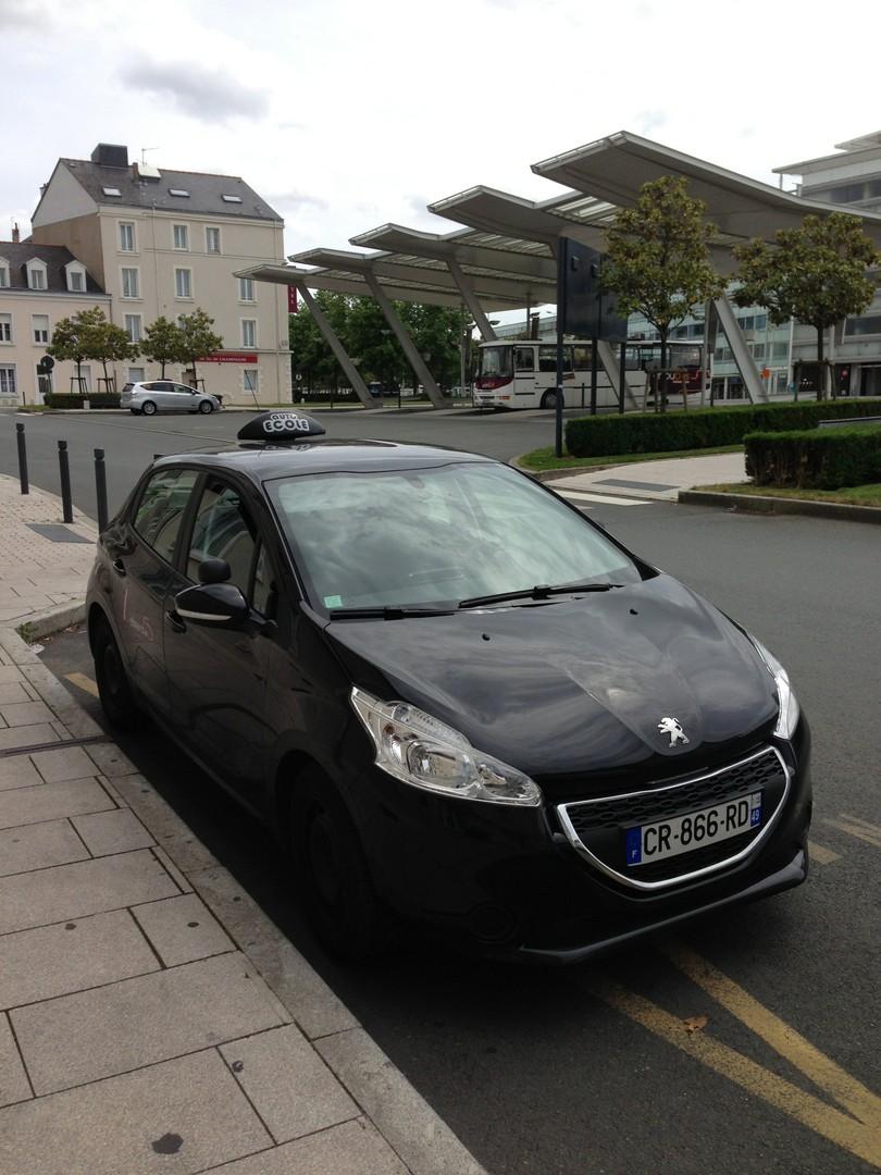PEUGEOT 208 PERMIS B - AUTO ECOLE LEBOURDAIS ANGERS 49