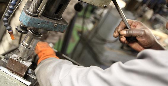 Réalisation de nos produits dans nos ateliers à Issy-les-Moulineaux