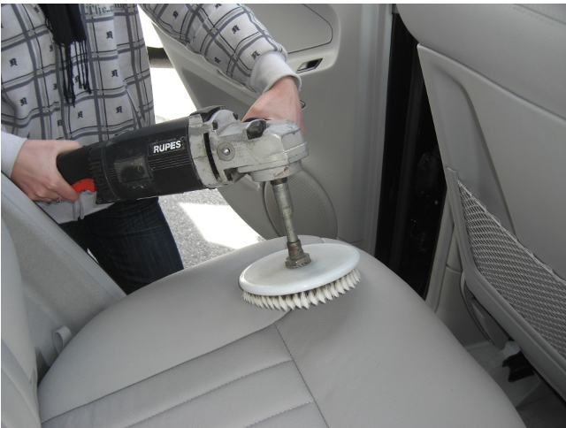 Nettoyage tissus et moquettes voitures à Poitiers