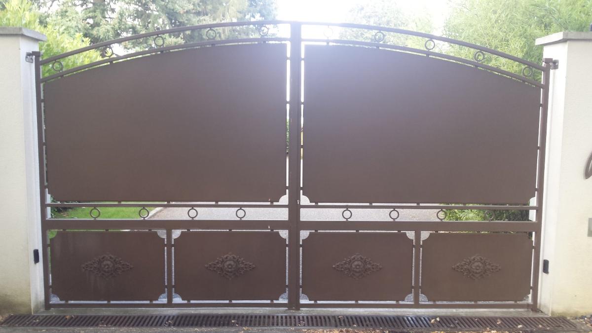 Portail acier orné CNP