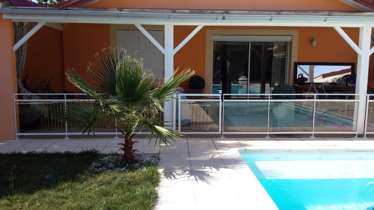 Garde-corps et portillon de sécurité vitrés