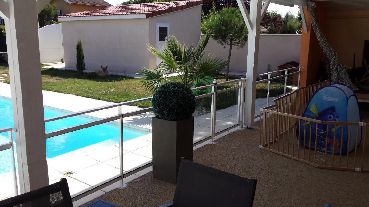 Barrière vitrée de piscine