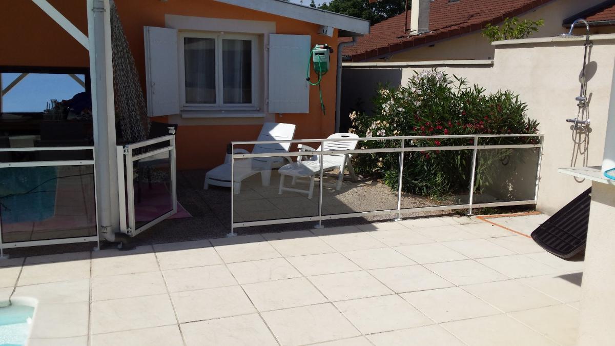 Portillon de securité piscine