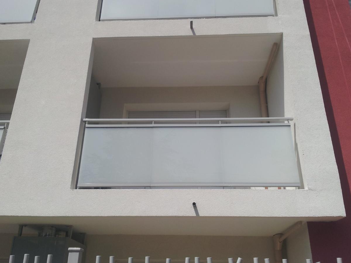 Garde-corps vitré CNP Meyzieu