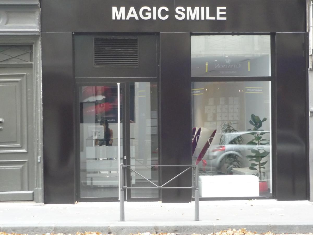 Habillage de façade en aluminium CNP Meyzieu