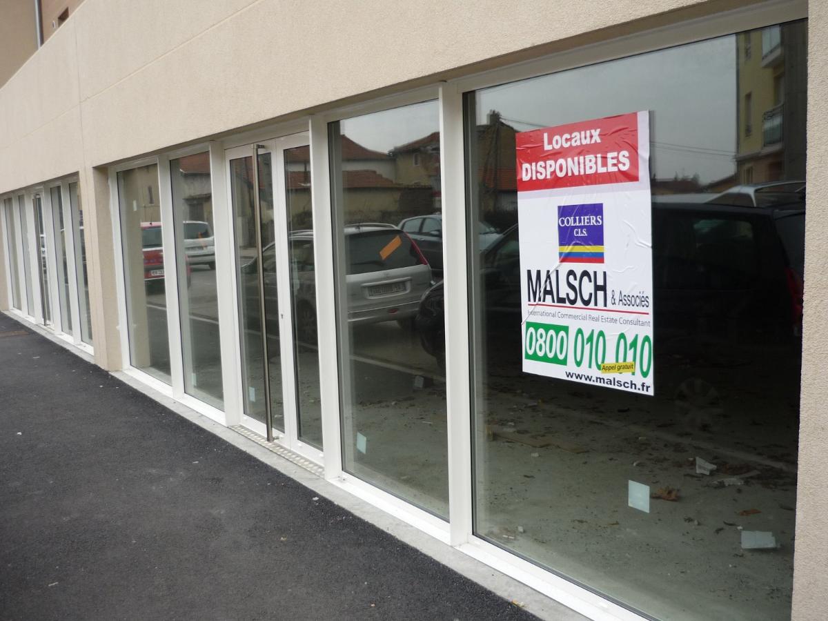 Commerce devanture aluminium CNP Meyzieu