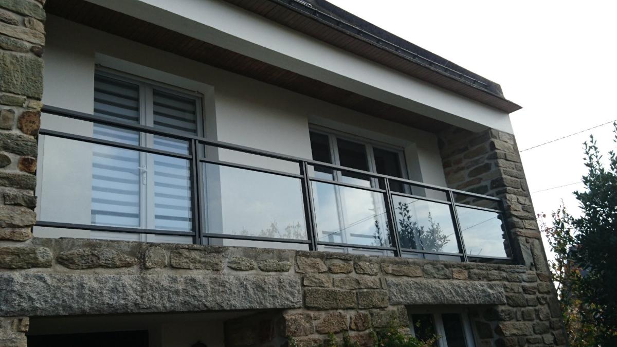 Garde corps en verre et aluminium