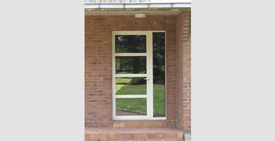 Porte d'entrée avec tiers en aluminium - ESTEVELLES