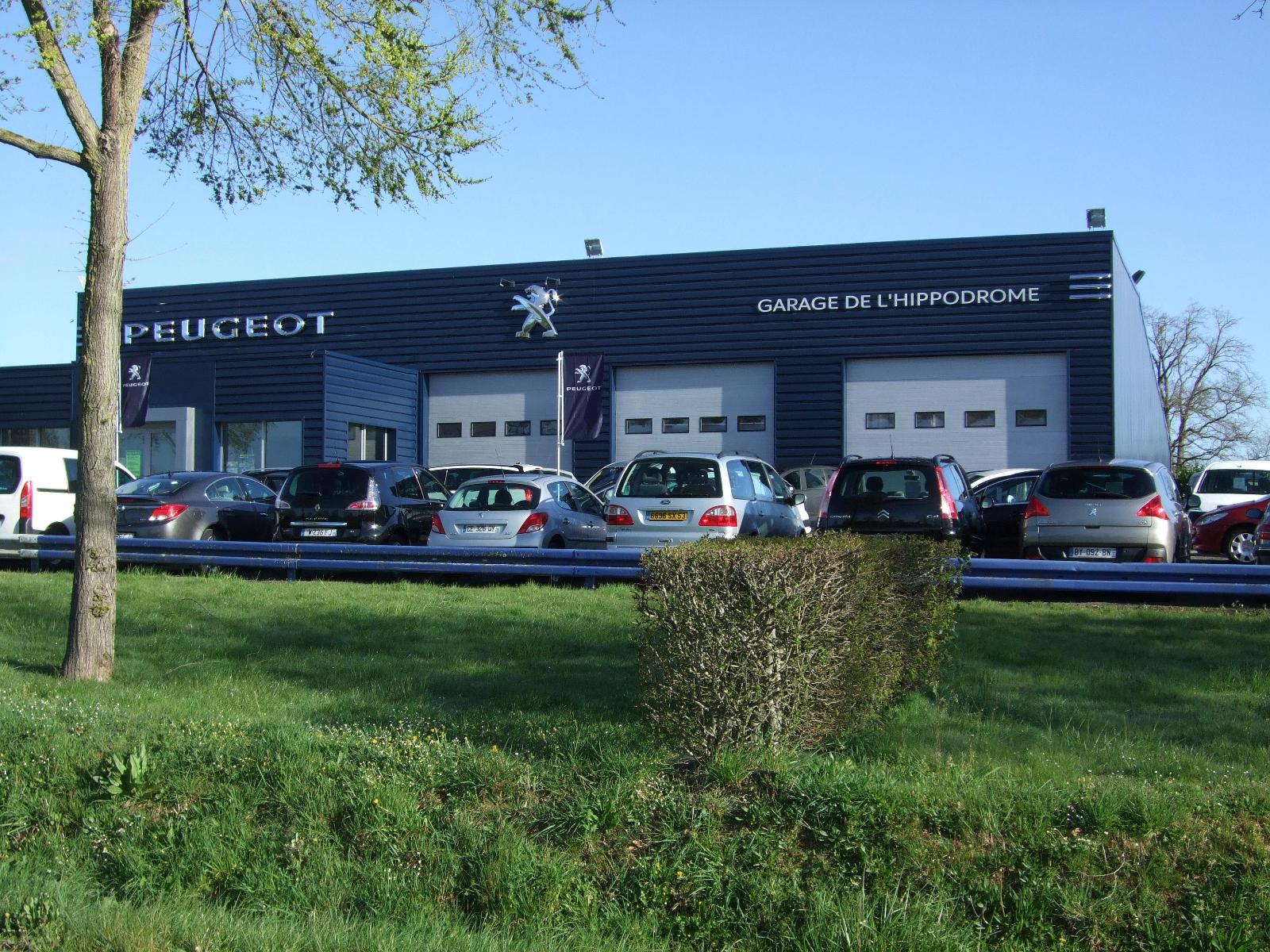 Garage de L'Hipprodrome-Meslay du Maine extérieur
