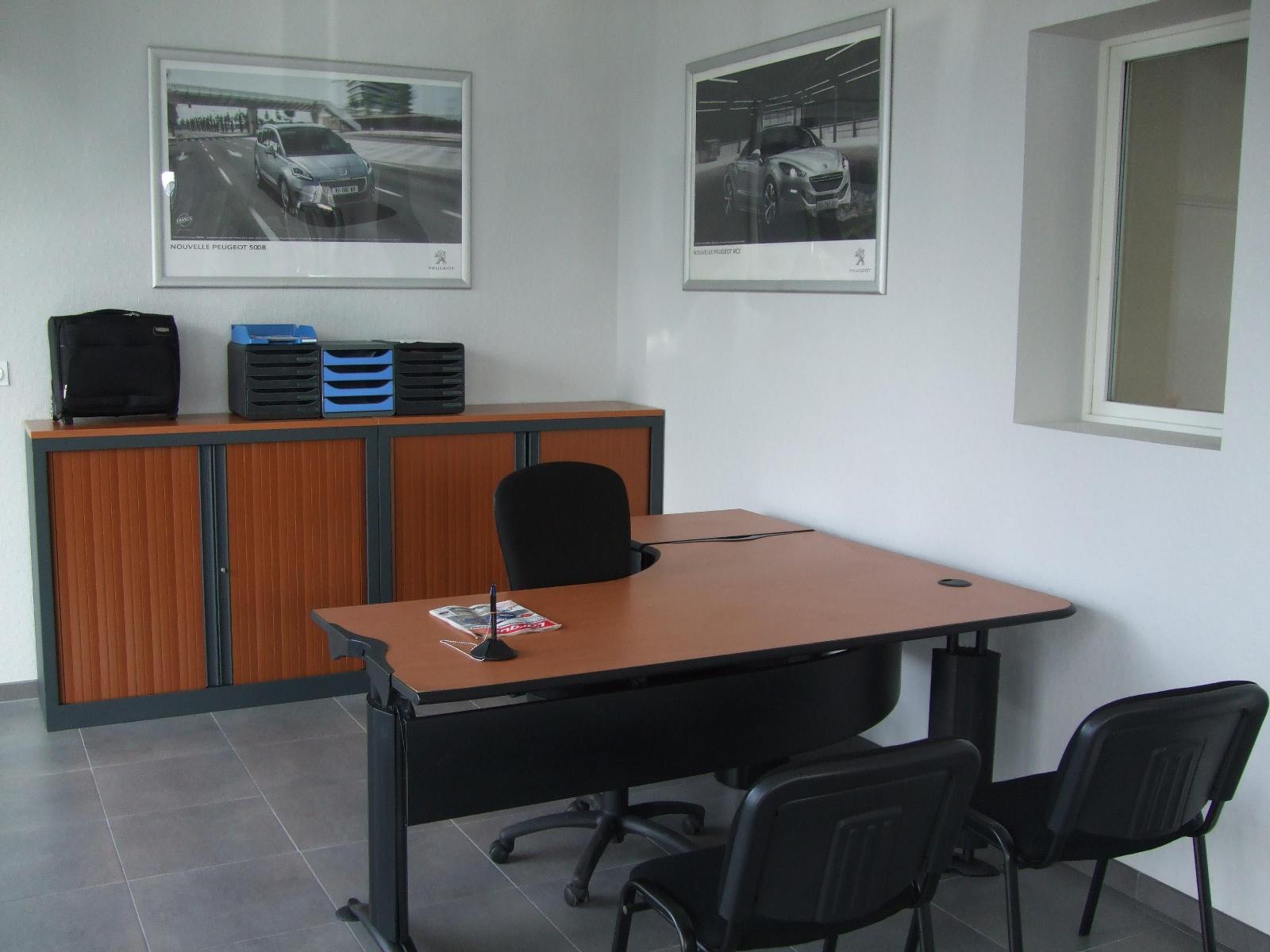 Garage de L'Hipprodrome-Meslay du Maine