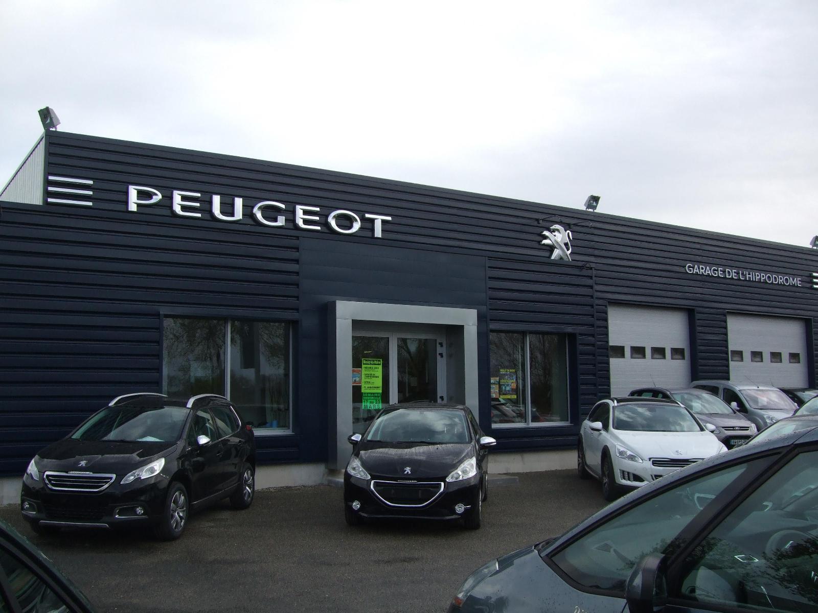 Garage de L'Hipprodrome-Meslay du Maine vue extérieure 1