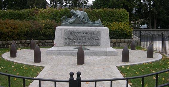 Architecte - Saint Chély d'Apcher - Monument aux morts St Chély