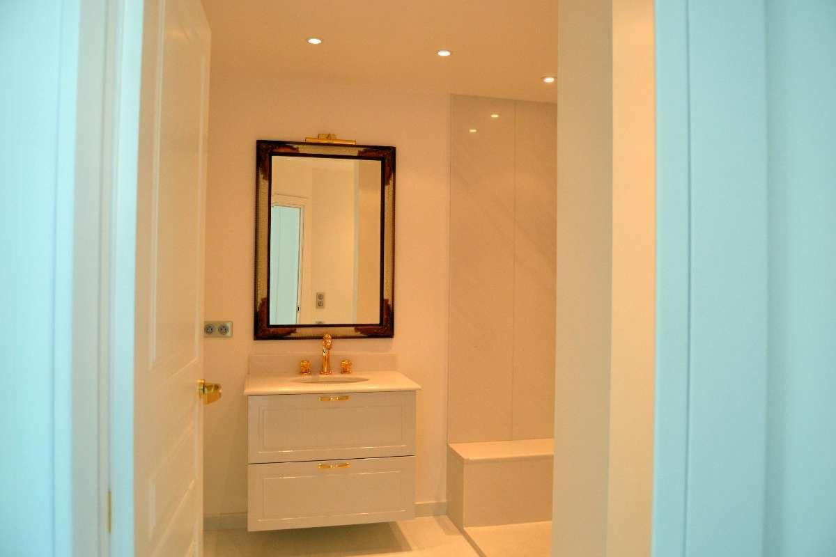 Travaux Parquet Bens Déco Chantier ?   #Travaux #Rénovation #Transformation #Générale #Appartement #Antibes #Séjour #Salon #Cuisine #Salledebain #Chambres #Carrelage #Sol #Mur #Fauxplafond #Électricité #Luminaires #Plomberie #Création #Inspiration #Homestager #Interiordesign #Décoration #Conception #Coordination #Design #pure #white #light #FrenchRiviera #Cotedazur #BensDéco #Alpesmaritimes
Entreprise Bens Déco, Rénovation Générale
Maisons & Appartements & Commerces Antibes, Alpes Maritimes.