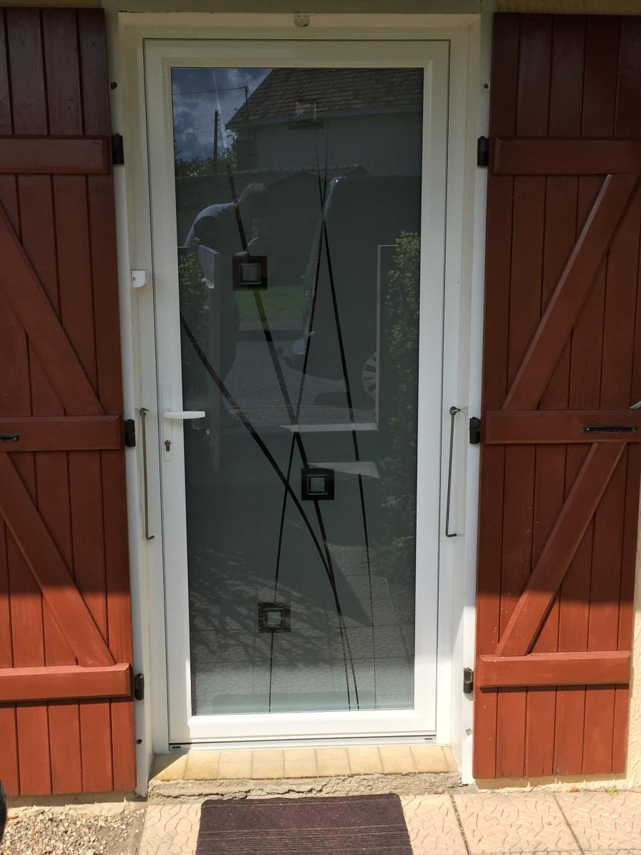 porte d'entrée en aluminium , vitrage Verrissima ligne zen  , ste des ateliers blanzynois 71450