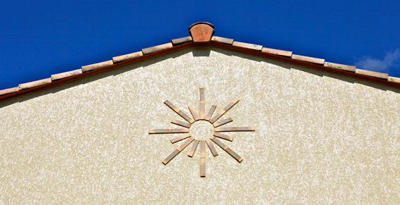 Pose des briquettes flammées et des balustres par Albi Façades