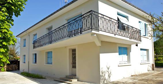 Maison entièrement rénovée en enduit finition projeté