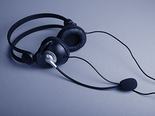 תרגום סימולטני באמצעות ציוד נייד