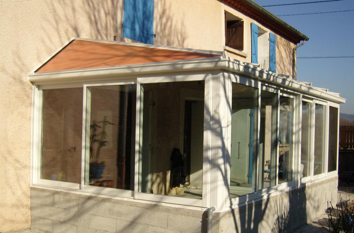 Véranda toiture isolante