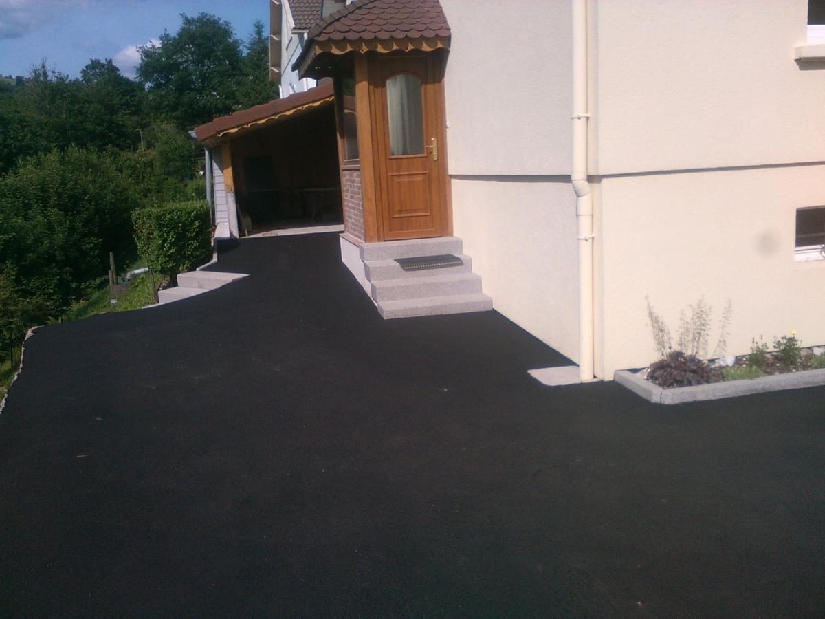 Pose d'enrobés à LA BRESSE