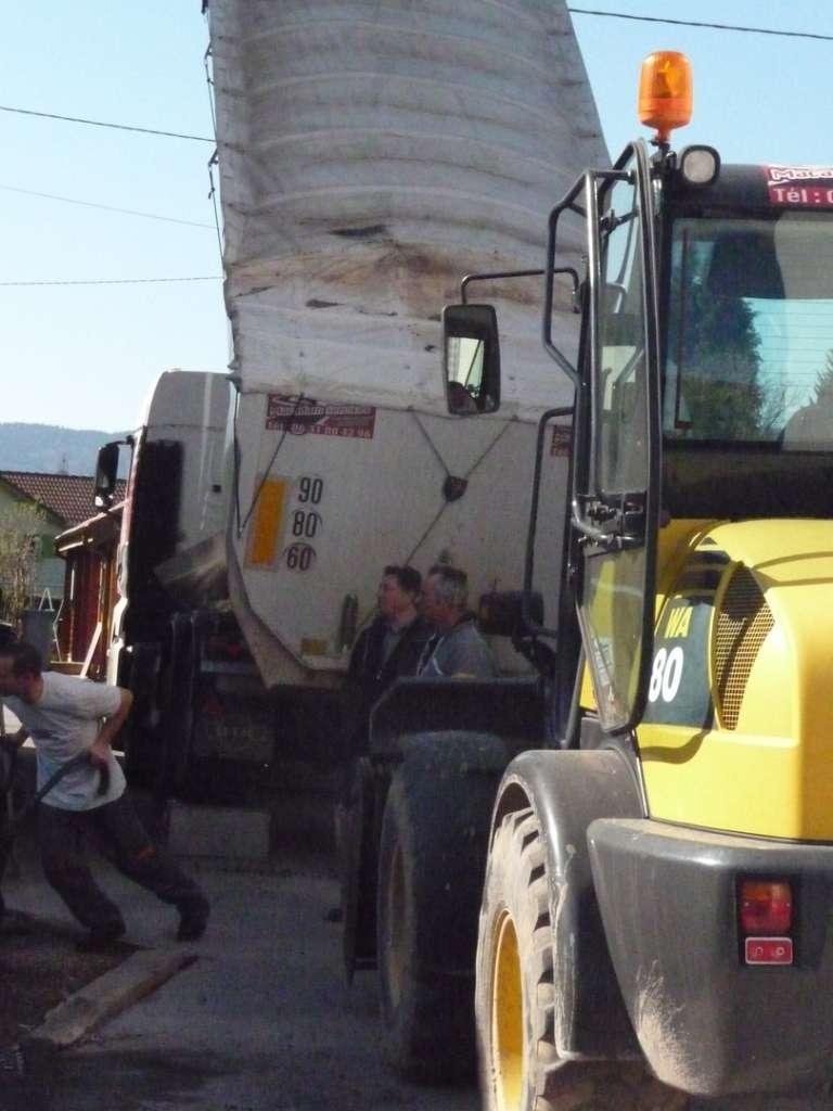 Approvisionnement des enrobés par semi-benne