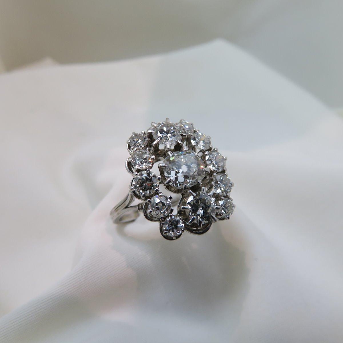 Bague en argent certis de diamants