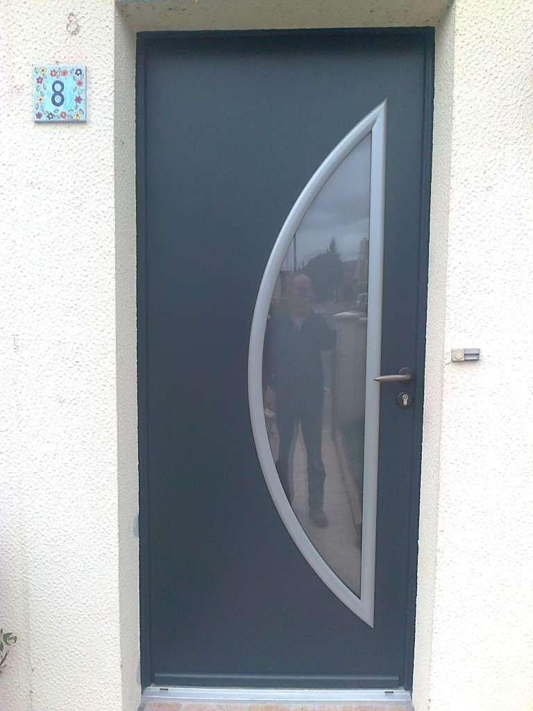 Pose de porte d'entrée 