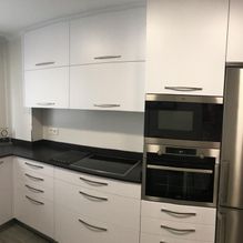 Saneamientos Begoña S.L. Reforma en cocina, baño, suelos flotantes, pintura, barnizado de puertas, además de armario a medida y sofá cama 10