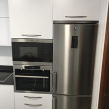 Saneamientos Begoña S.L. Reforma en cocina, baño, suelos flotantes, pintura, barnizado de puertas, además de armario a medida y sofá cama 7