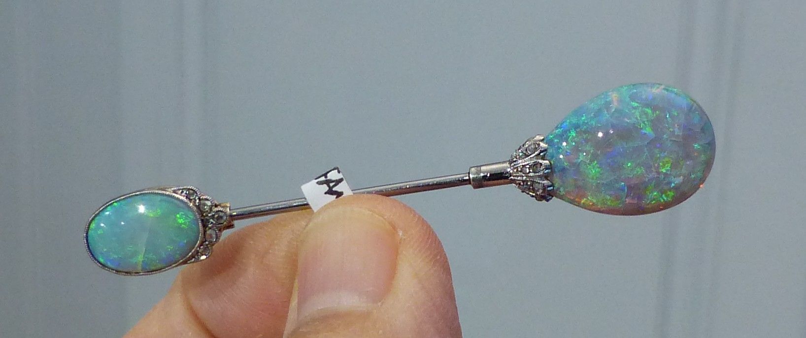 Épingle jabot Tiffany's, opale australienne