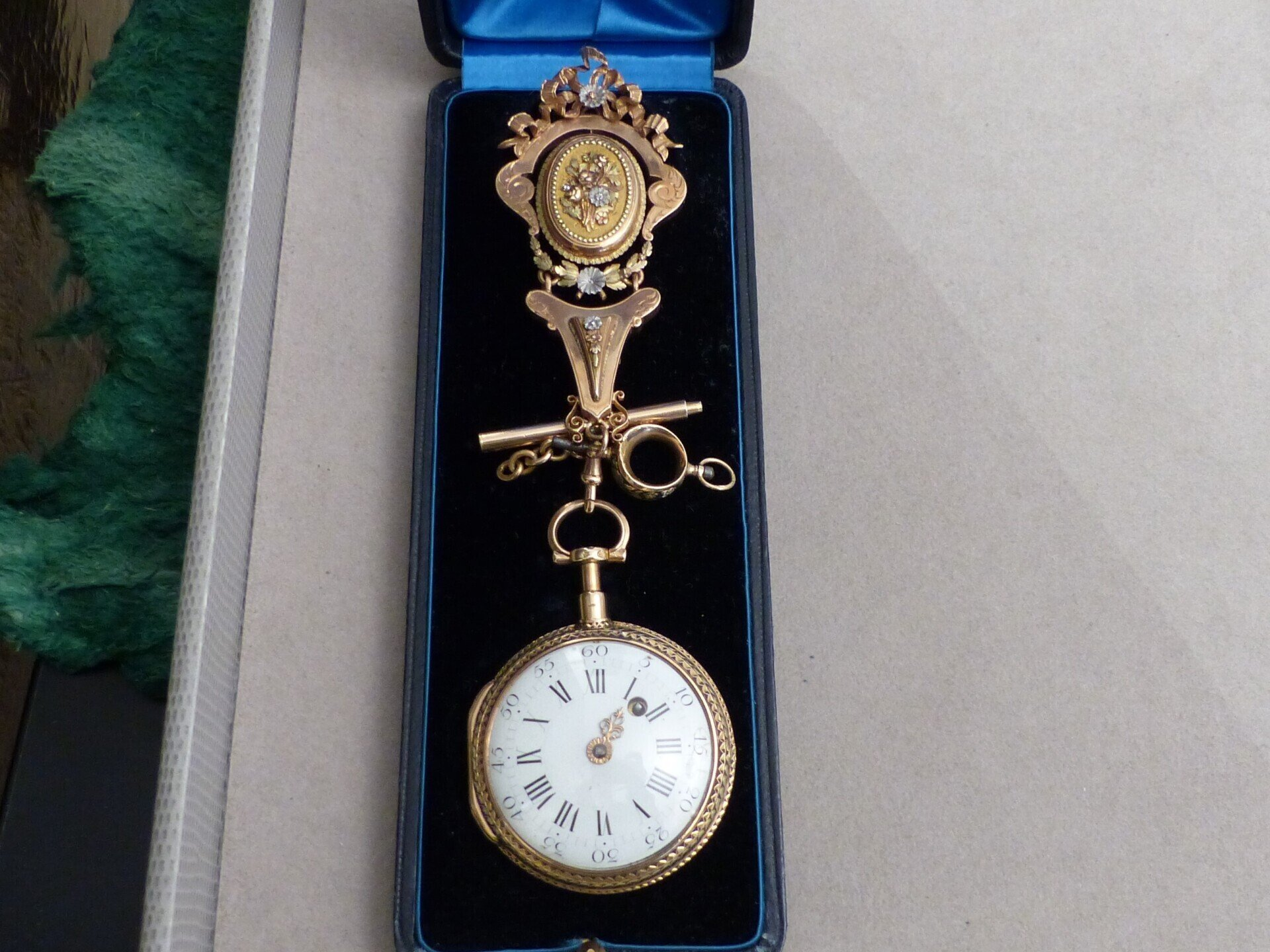 Montre ancienne en or
