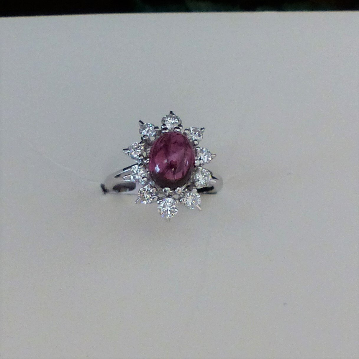 Bague or blanc tourmaline cabochon diamants années 1970