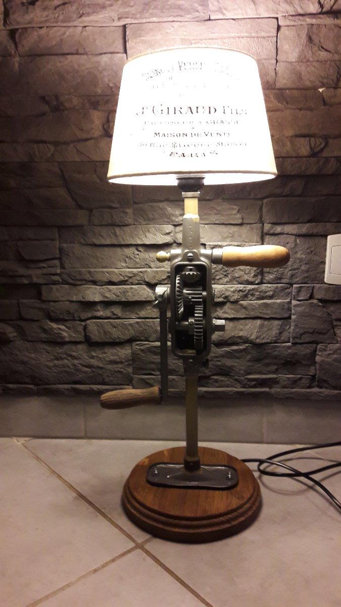 Une vieille lampe restaurée.