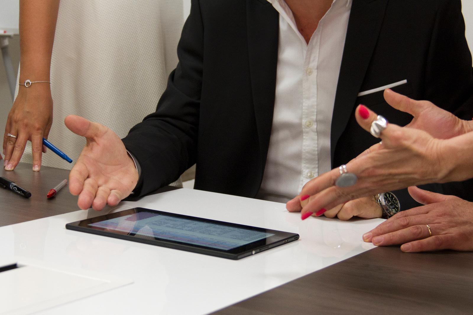 Désaccord sur les données présentées sur tablette tactile