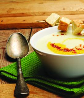 CRÈME DE CHOU-FLEUR AUX ÉPICES, DÉS DE TEMPEH FUMÉ