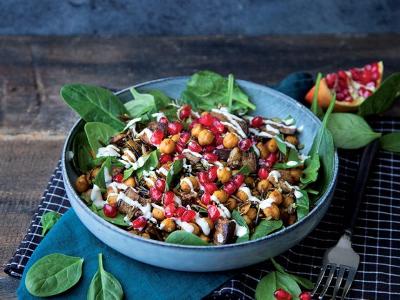 SALADE DE RIZ SAUVAGE POIS CHICHES ET AUBERGINE RÔTIE AU THYM SÉCHÉ ET GRAINES DE SÉSAME