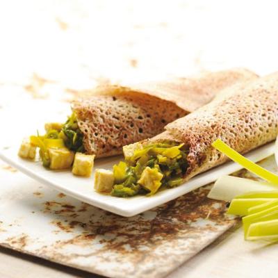 GALETTES DE SARRASIN, FONDUE DE POIREAUX AU CURCUMA