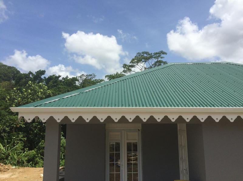 Gouttière et lambrequin