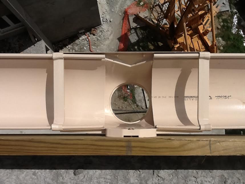 Gouttière Nicoll en PVC couleur sable