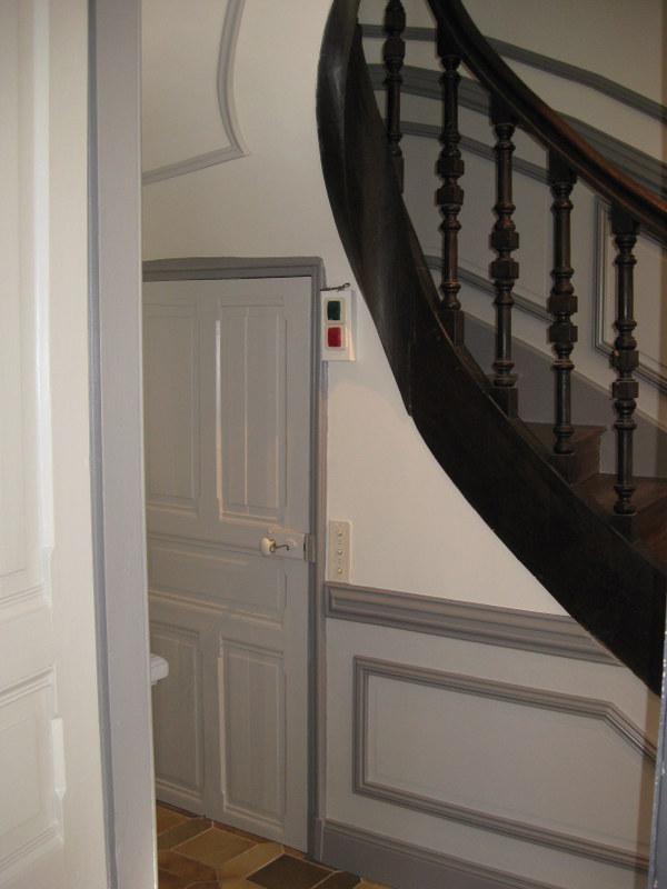 Peinture sous escalier