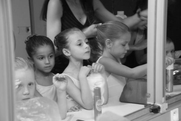 Petites danseuses en coulisses