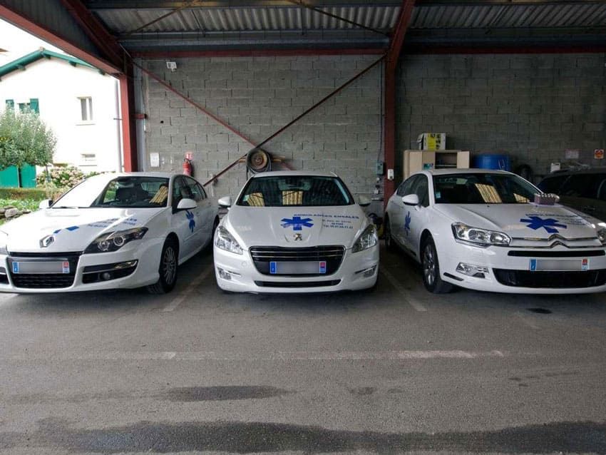 Les VSL dans le garage de Ambulances Ensales